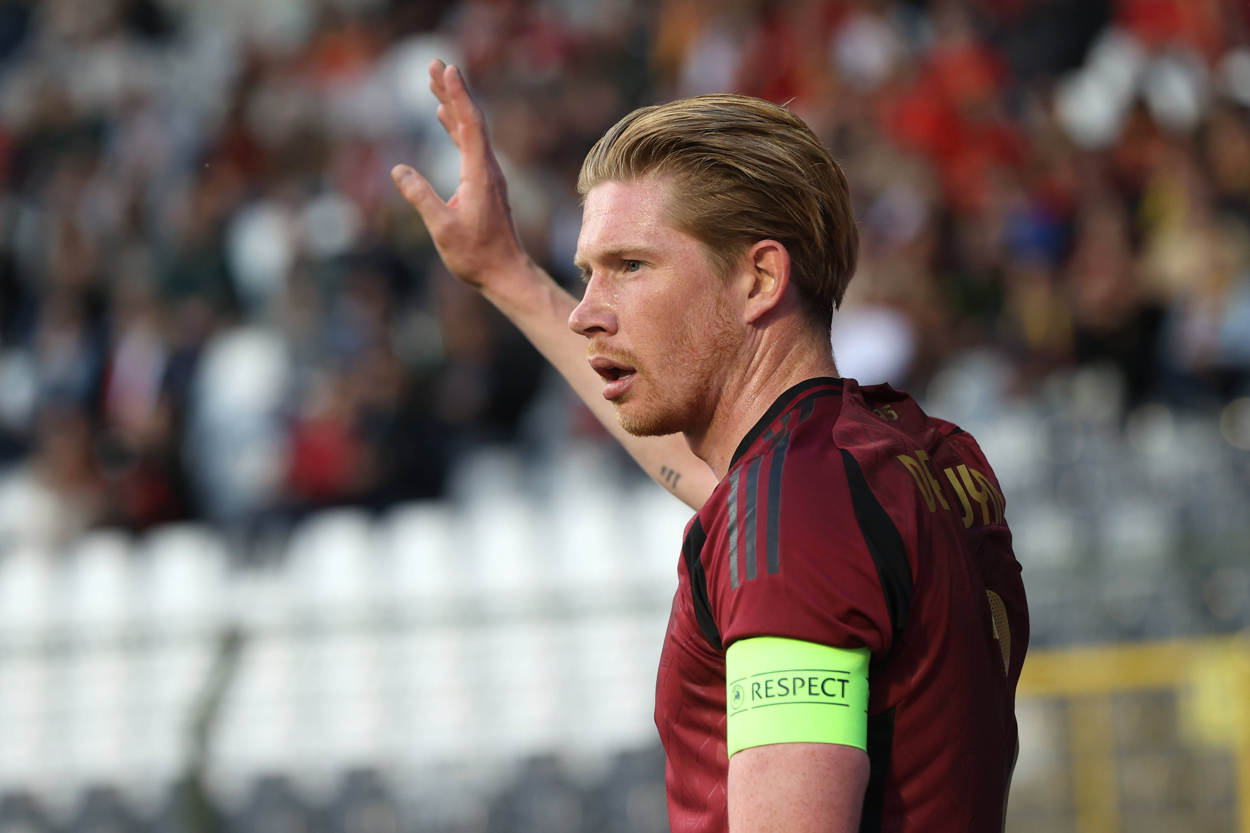 比利时队在足球赛事中取得巨大胜利