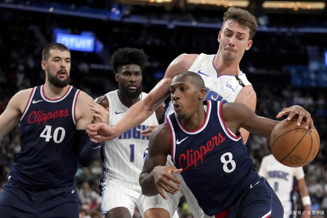 开云体育官方网站-包含黄蜂队客场逆转对手，展现出强大的意志力的词条