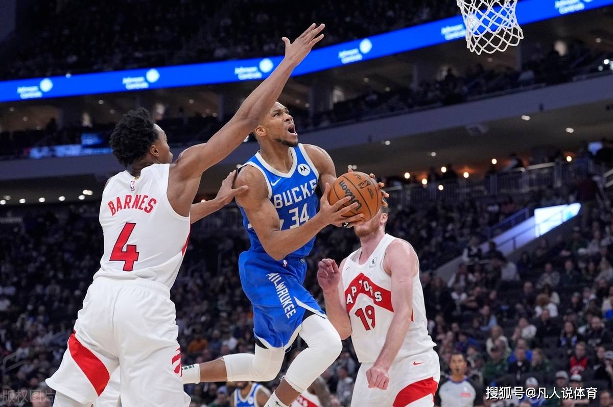 雄鹿主场击败猛龙,豪取胜利 雄鹿主场击败猛龙,豪取胜利