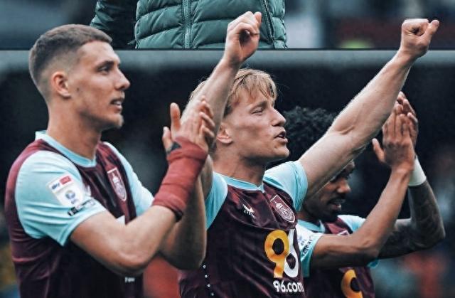 利物浦客场大胜伯恩利,保持不败 利物浦客场大胜伯恩利,保持不败