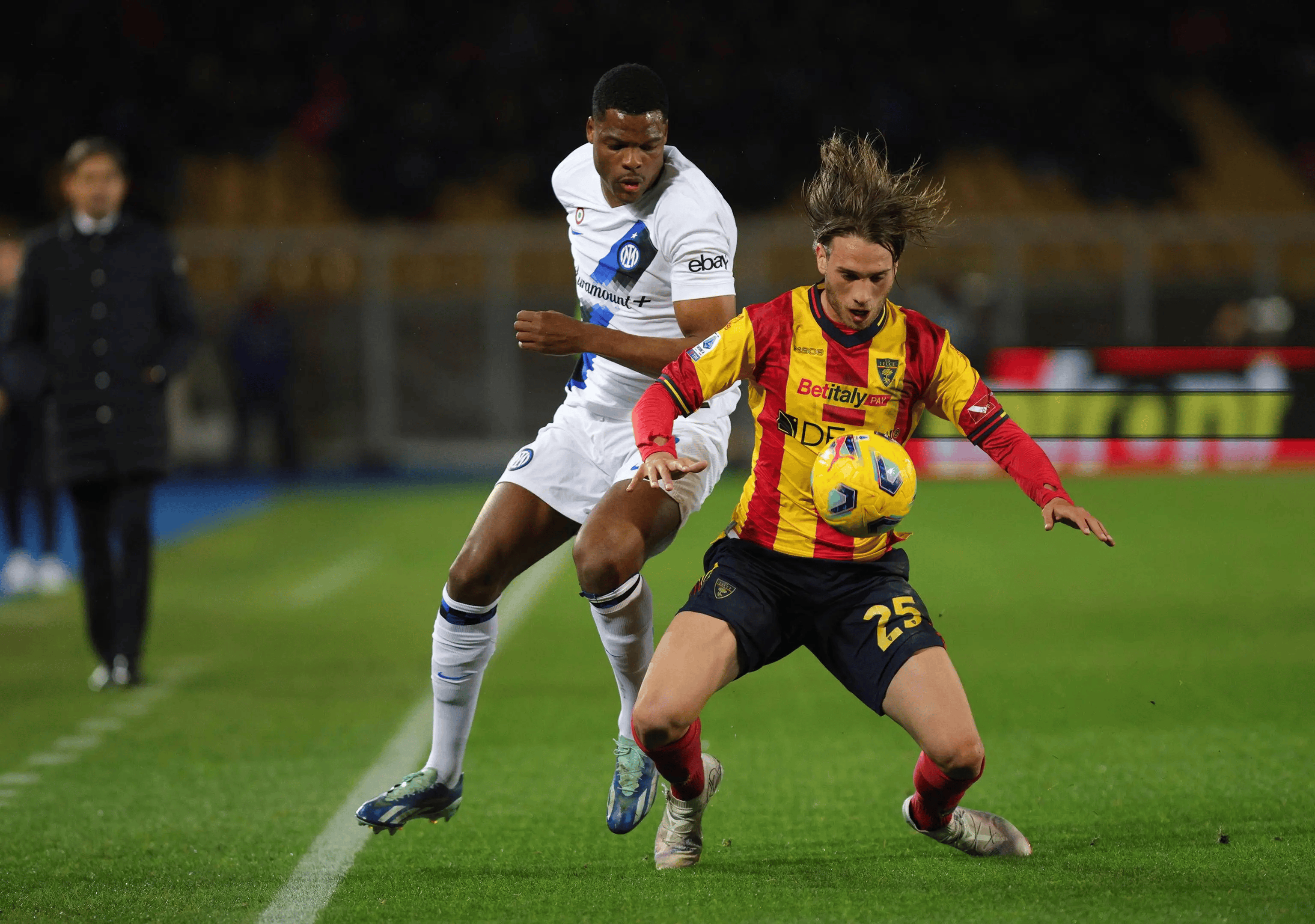 意甲之争激烈进行,AC米兰表现出色 意甲之争激烈进行,AC米兰表现出色