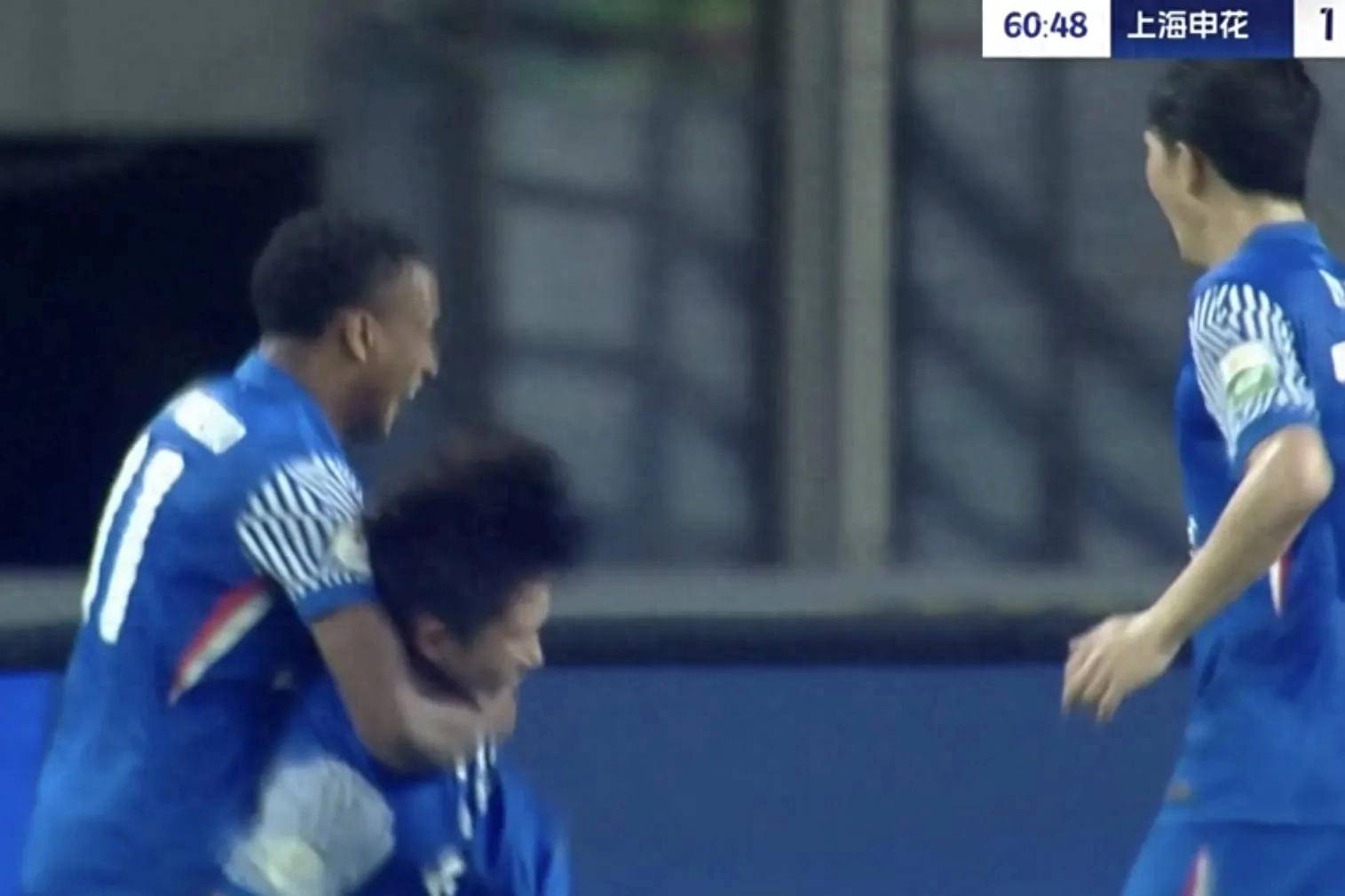 包含重庆斯威主场力克上海绿地申花,取得保级关键三分的词条 包含重庆斯威主场力克上海绿地申花,取得保级关键三分的词条