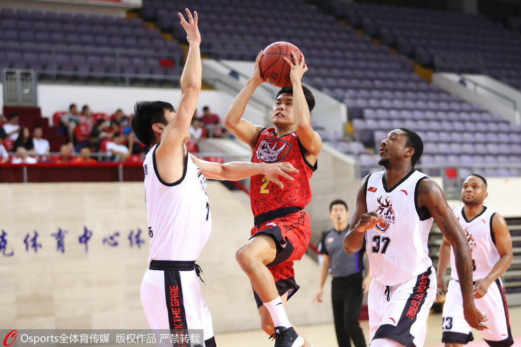 北京队擒湖南队取得主场胜利,喜迎胜利 北京队擒湖南队取得主场胜利,喜迎胜利