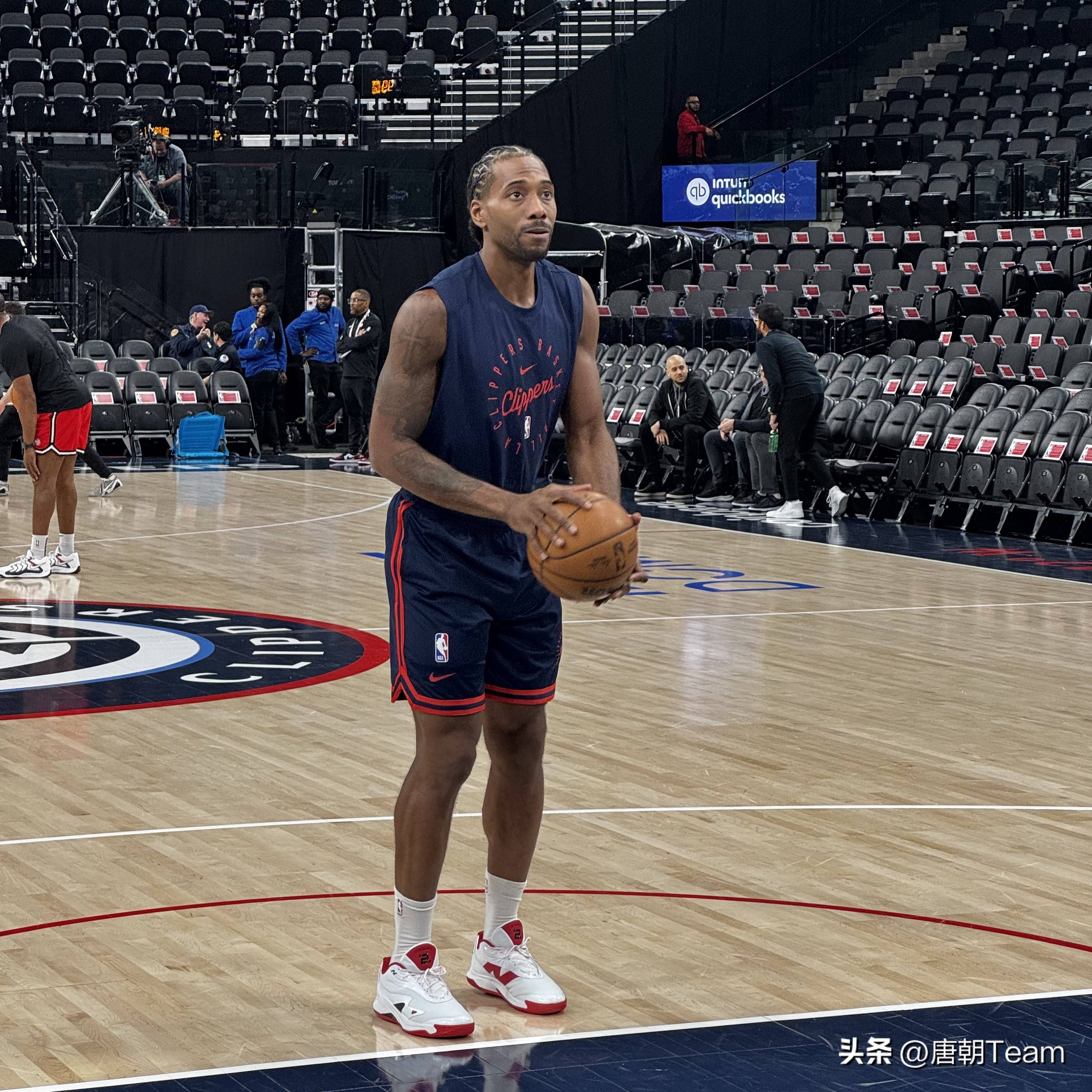 包含快船主场压制太阳,伦纳德全面表现率队获胜的词条 包含快船主场压制太阳,伦纳德全面表现率队获胜的词条