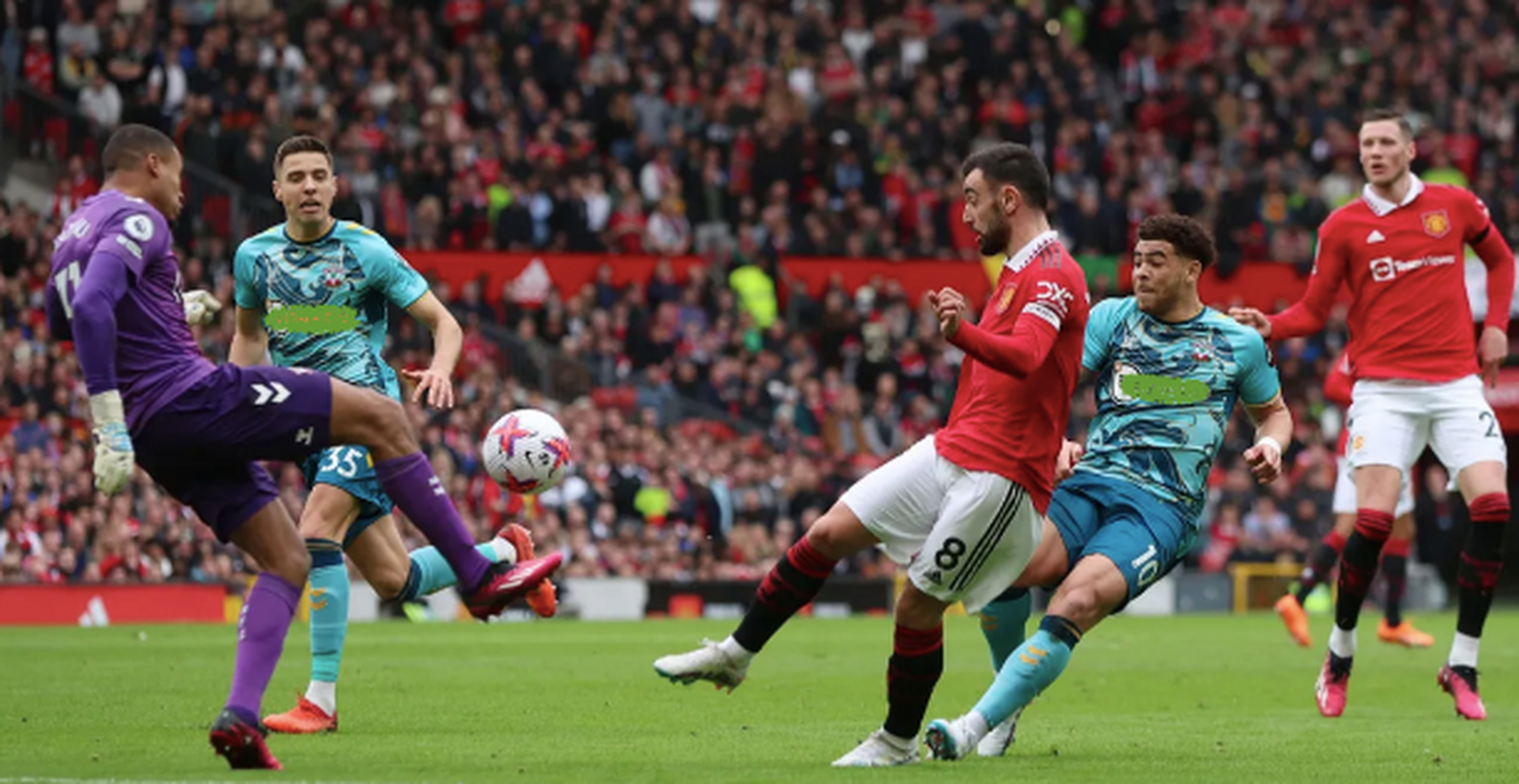 曼联防守稳健,守住场面不失 曼联防守稳健,守住场面不失