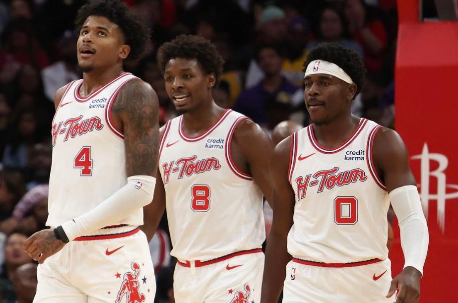 火箭队裁掉前锋,球队打算重组阵容 火箭队裁掉前锋,球队打算重组阵容