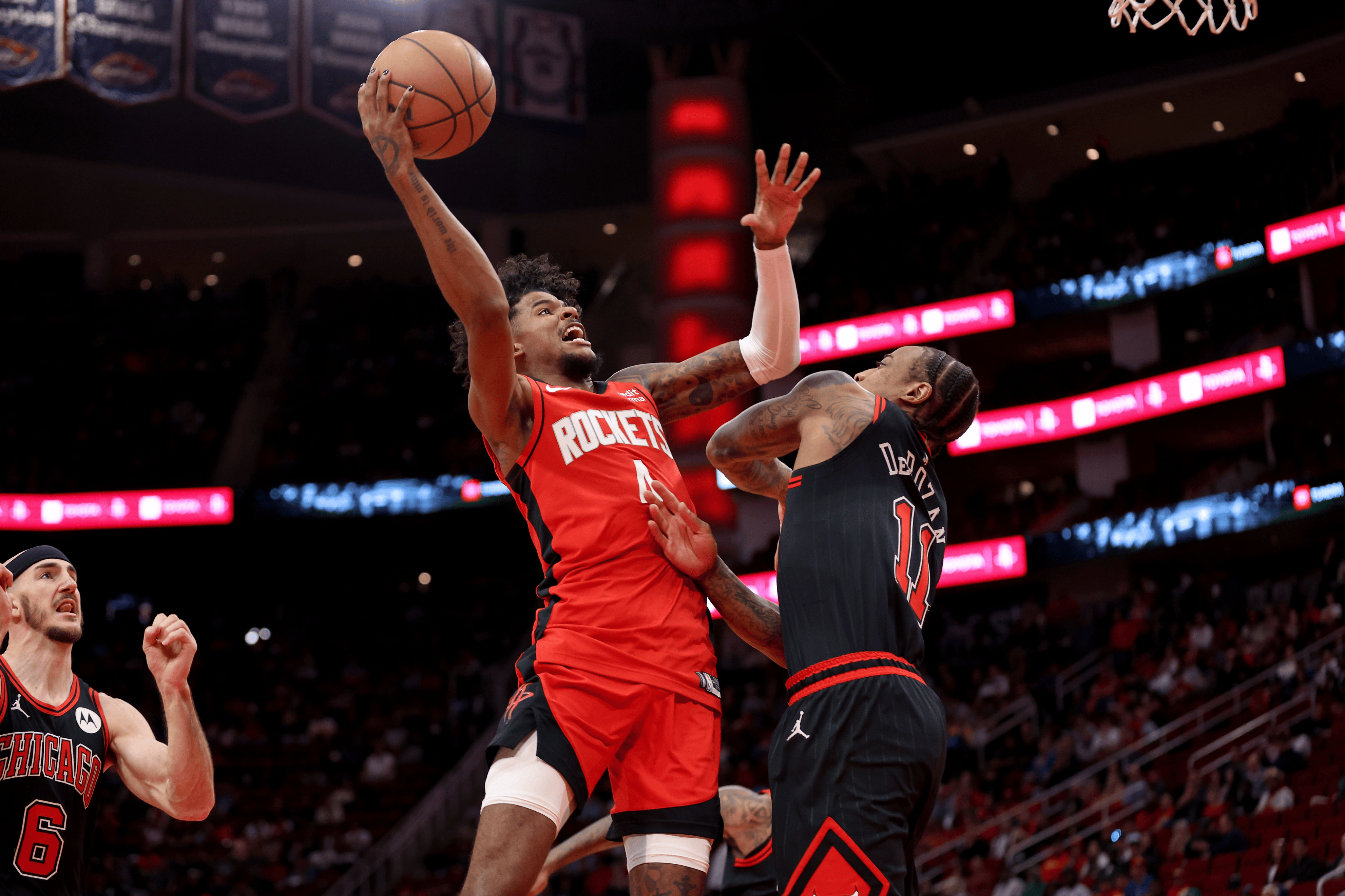 火箭队裁掉前锋,球队打算重组阵容 火箭队裁掉前锋,球队打算重组阵容