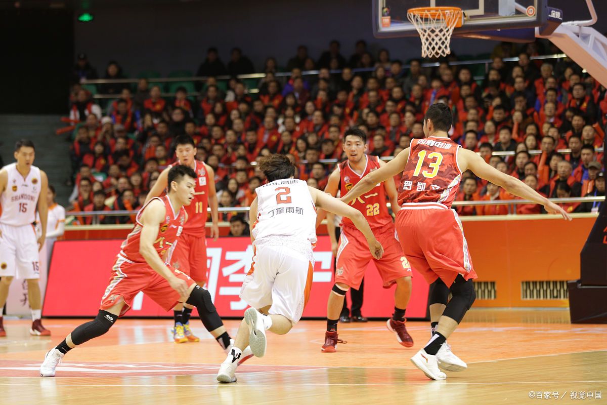 本土篮球战队展现强大实力引发瞩目的简单介绍 本土篮球战队展现强大实力引发瞩目的简单介绍