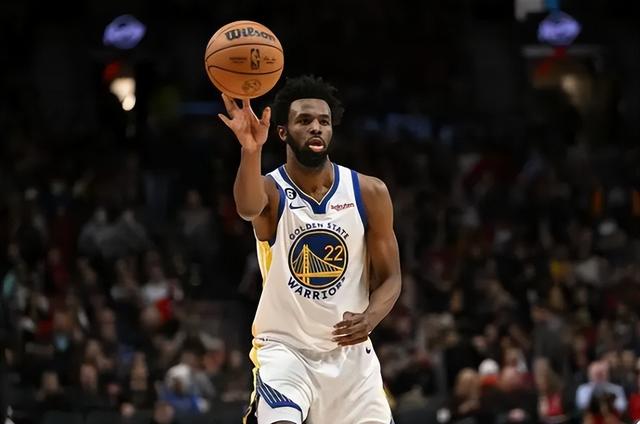 河北队中锋双双上双防守端称职 河北队中锋双双上双防守端称职