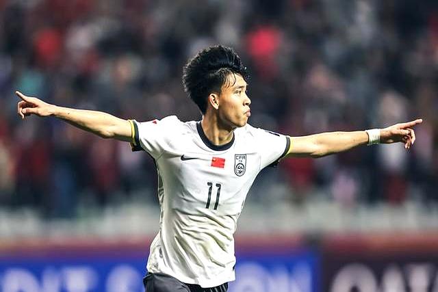 青年球员崭露头角：球队新星崛起