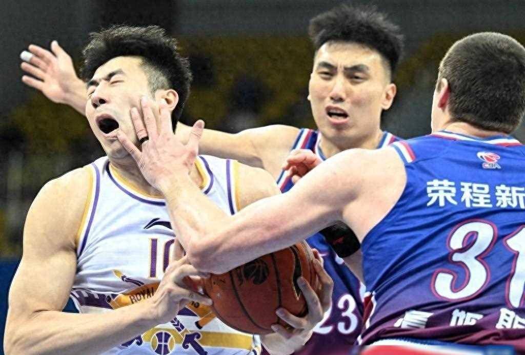 开云体育下载-球队拼尽全力，展现最佳状态争夺胜利