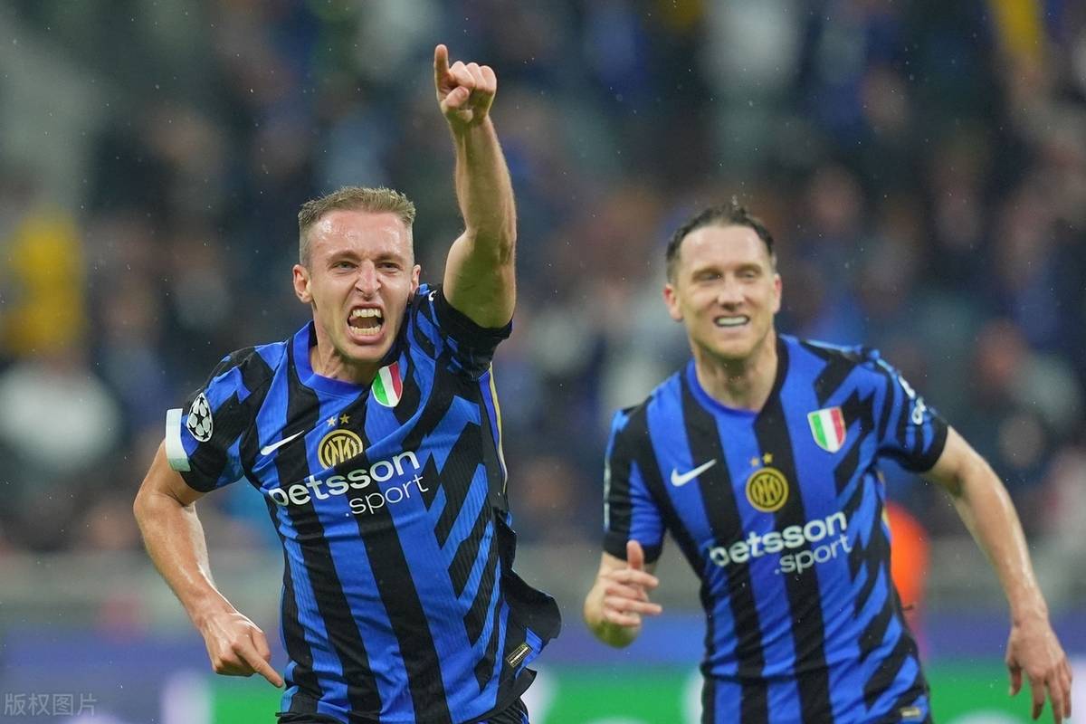 开云体育在线-国际足球赛场上各国队伍鏖战