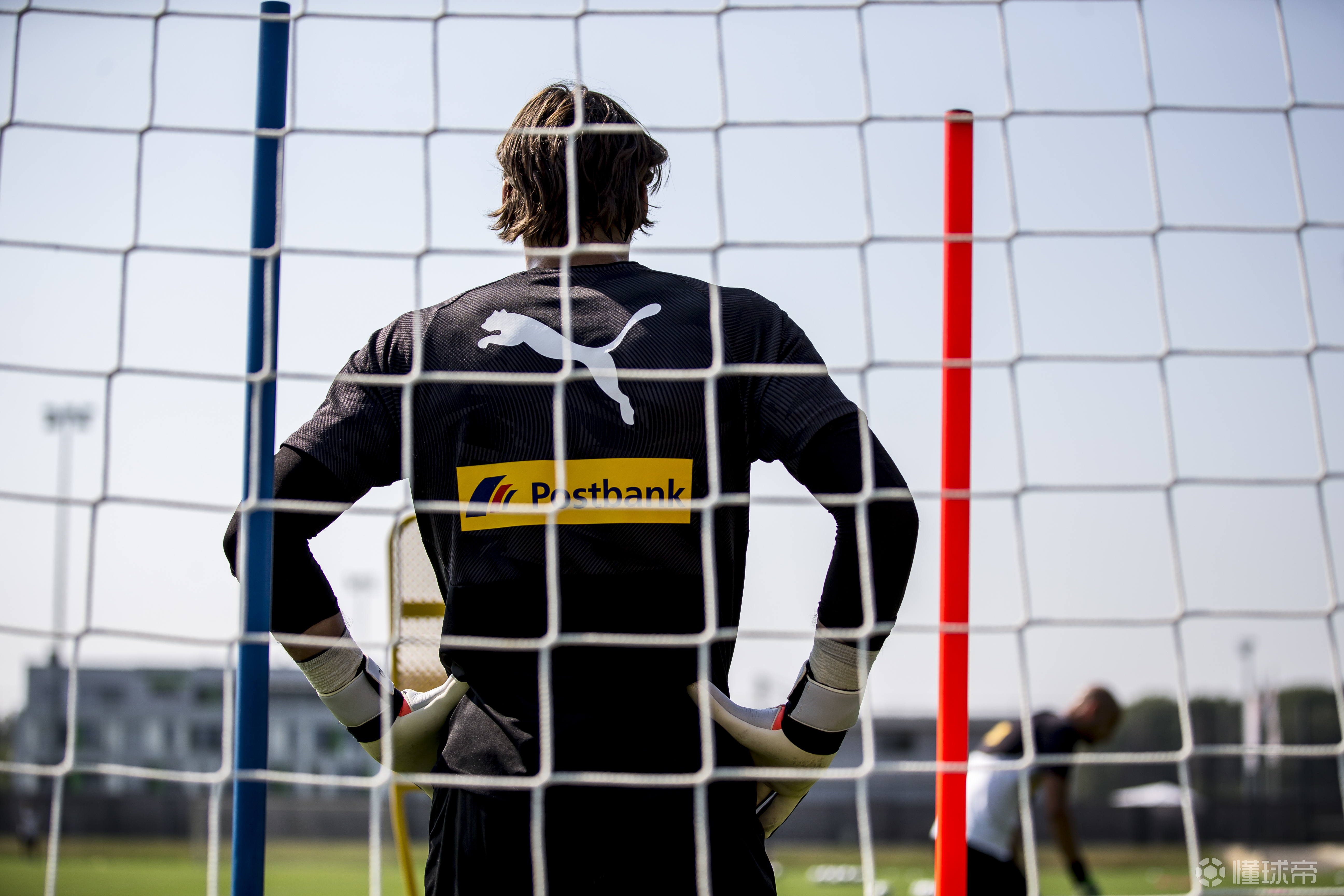 波兰球队备战友谊赛，积极备战训练