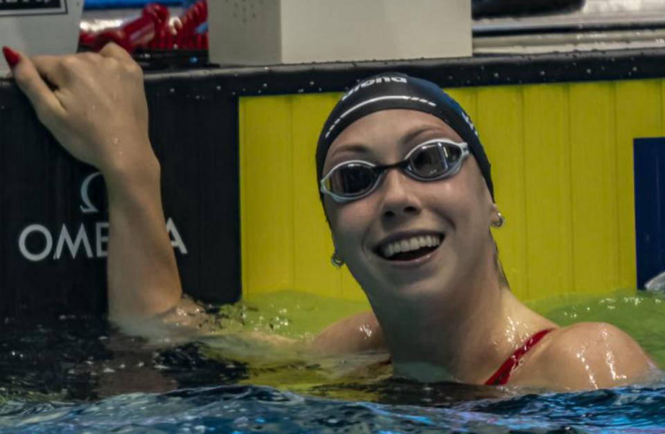 包含游泳大赛现场:美国选手创造新纪录夺冠的词条 包含游泳大赛现场:美国选手创造新纪录夺冠的词条