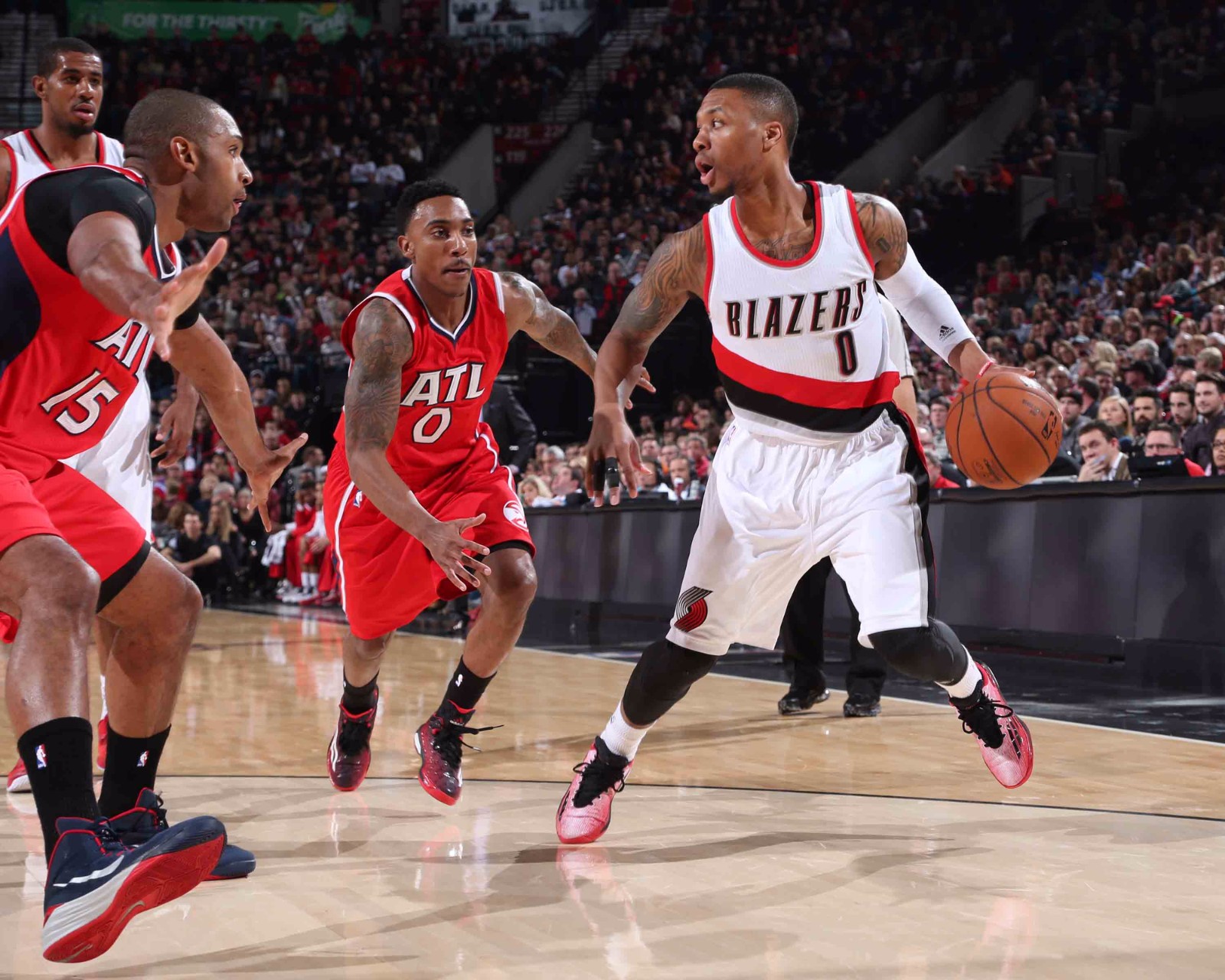 关于开拓者内线异常稳固,战绩节节攀升的信息 关于开拓者内线异常稳固,战绩节节攀升的信息