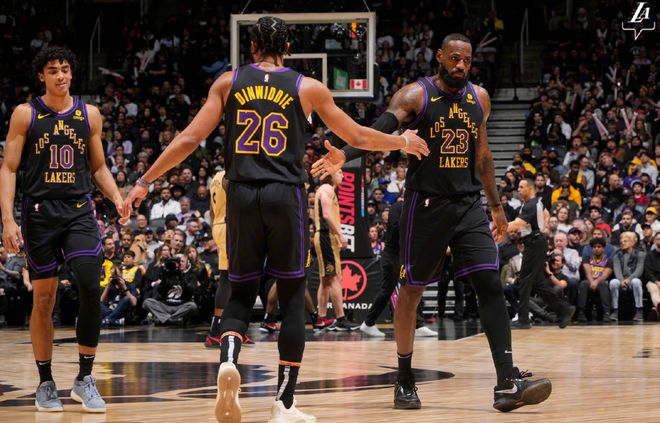 雄鹿大胜奇才,季后赛前景锦上添花 雄鹿大胜奇才,季后赛前景锦上添花