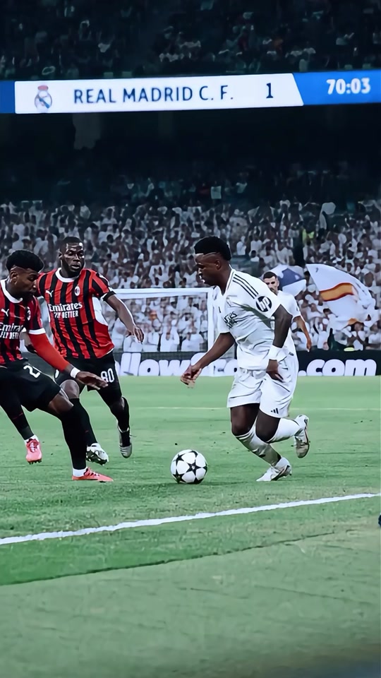 看点回顾:AC米兰对阵皇马精彩足球对决的简单介绍 看点回顾:AC米兰对阵皇马精彩足球对决的简单介绍