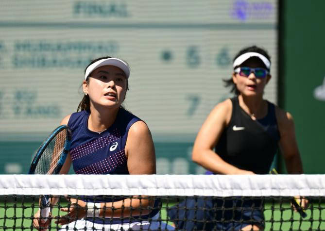 网球比赛中激烈对决引人注目 网球比赛中激烈对决引人注目