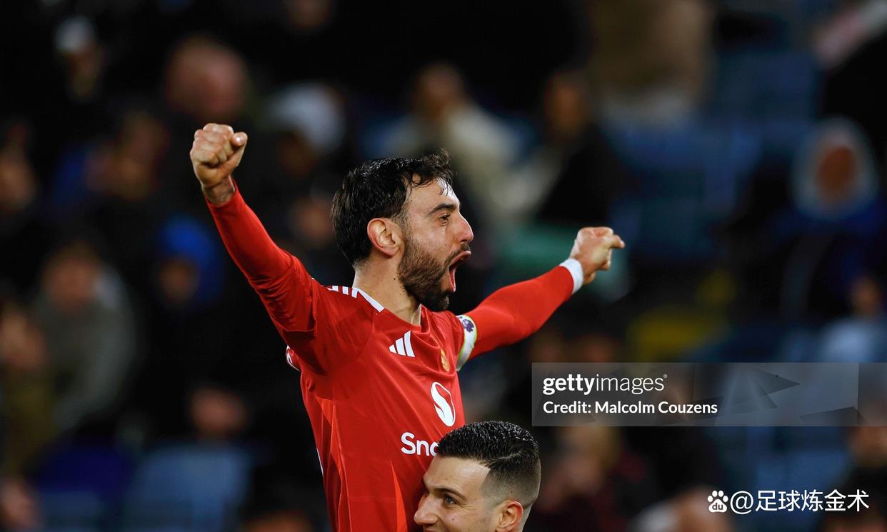 开云APP-曼联全队合力作战，轻松击败莱斯特城，继续保持领先态势