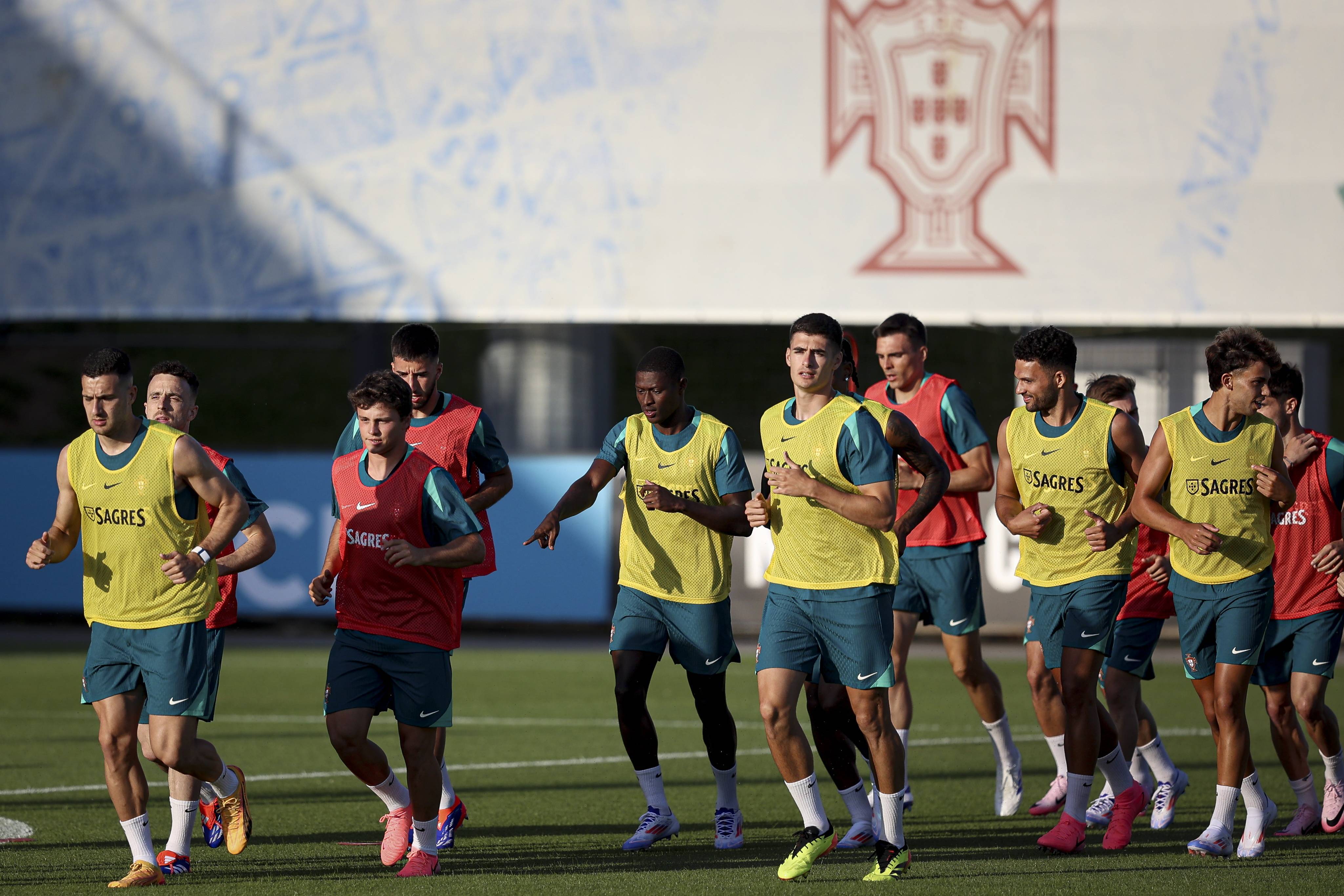 葡萄牙队球员表现出色,助队取得连胜 葡萄牙队球员表现出色,助队取得连胜