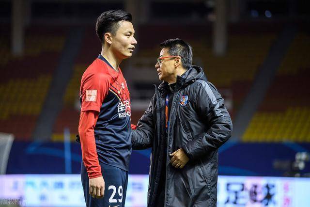 深圳佳兆业客场不敌青岛黄海 深圳佳兆业客场不敌青岛黄海