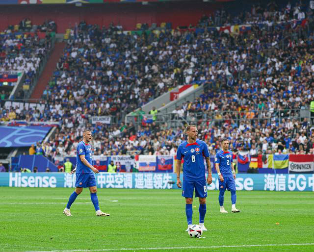 包含斯洛伐克逆袭淘汰瑞士,晋级四强的词条 包含斯洛伐克逆袭淘汰瑞士,晋级四强的词条