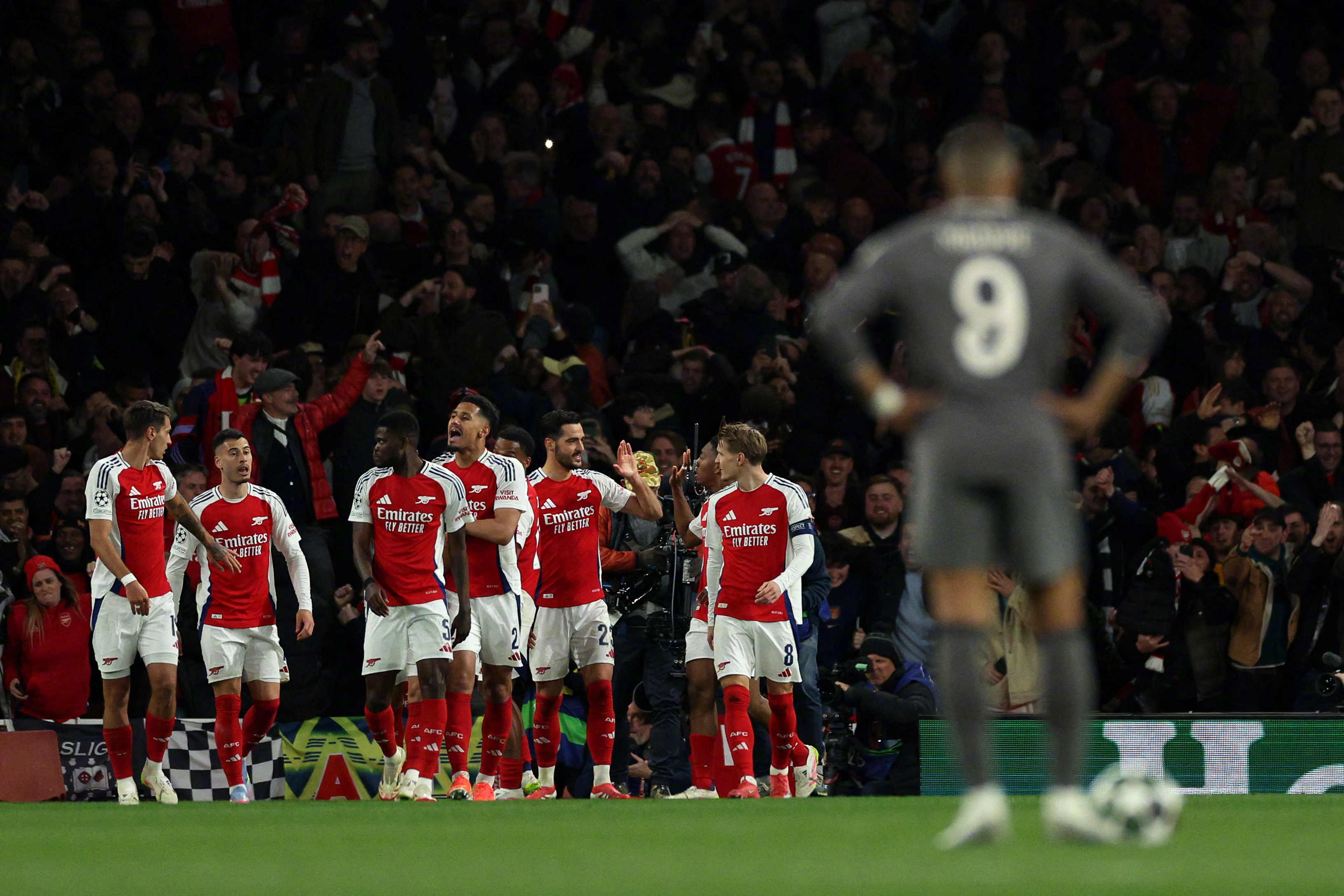 开云体育登录-包含皇马豪取胜利，欧冠路上漫长前行的词条