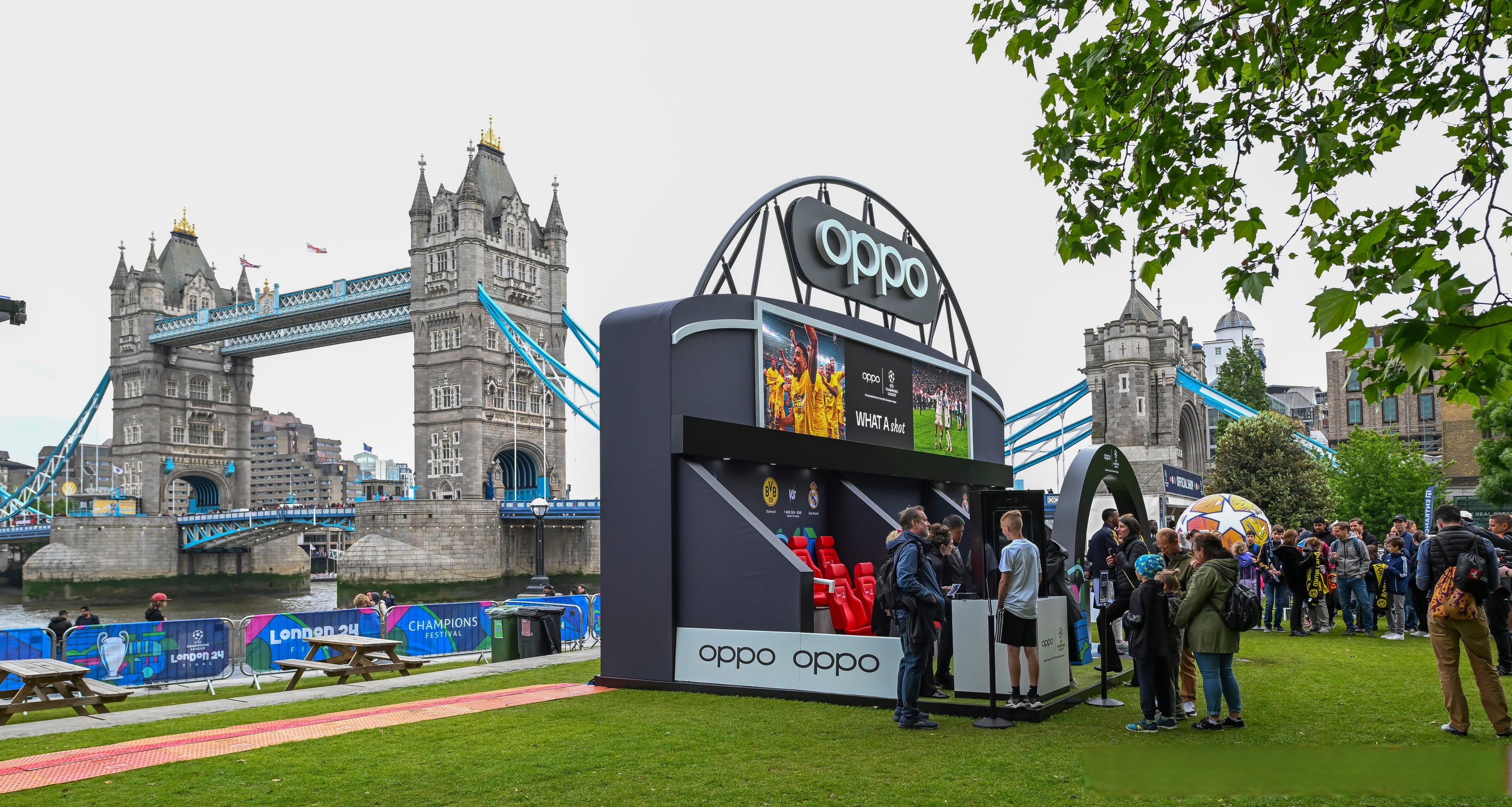 欧洲冠军联赛决赛在伦敦举行，球迷热情高涨