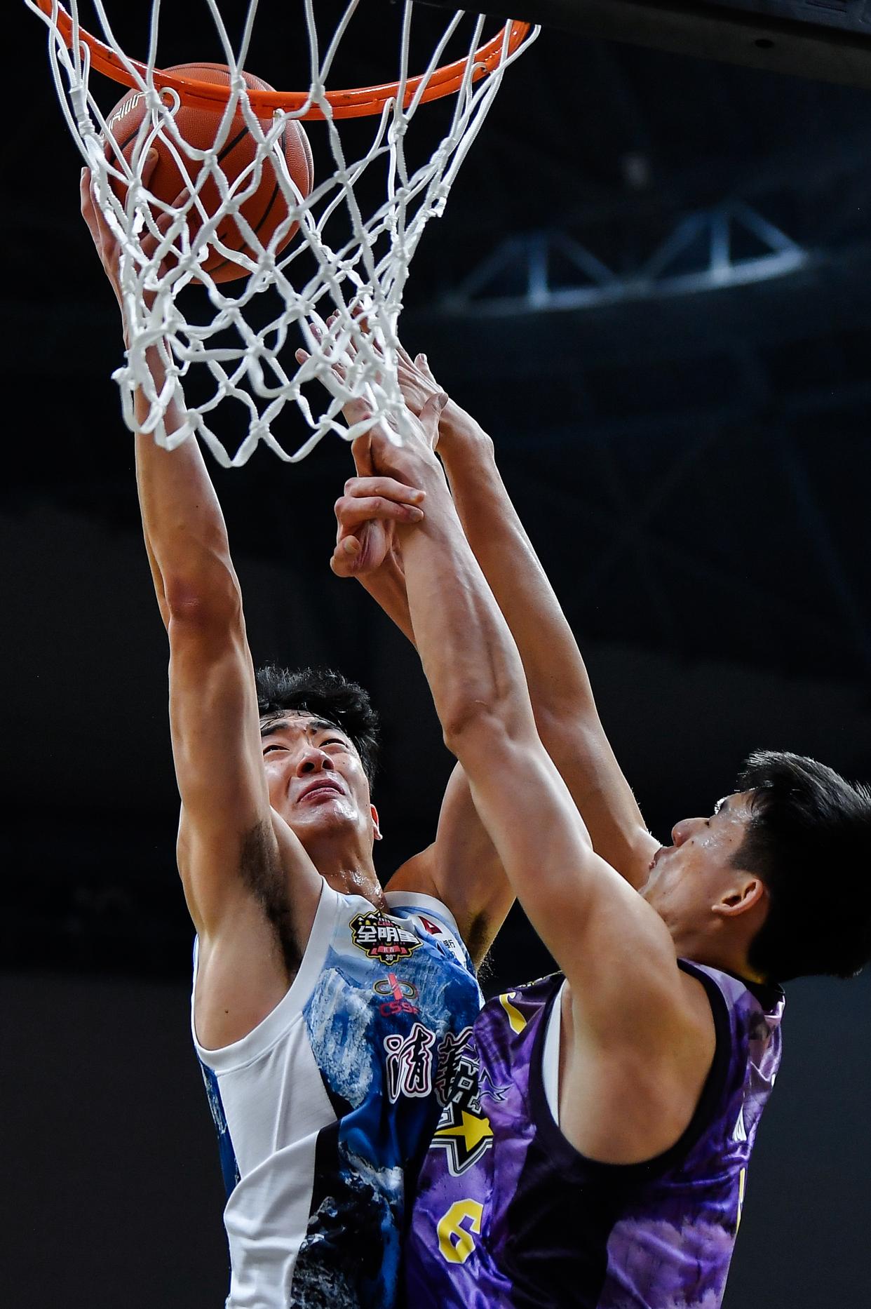 关于CBA赛场上涌现新星,备受瞩目的青年球员表现抢眼的信息 关于CBA赛场上涌现新星,备受瞩目的青年球员表现抢眼的信息