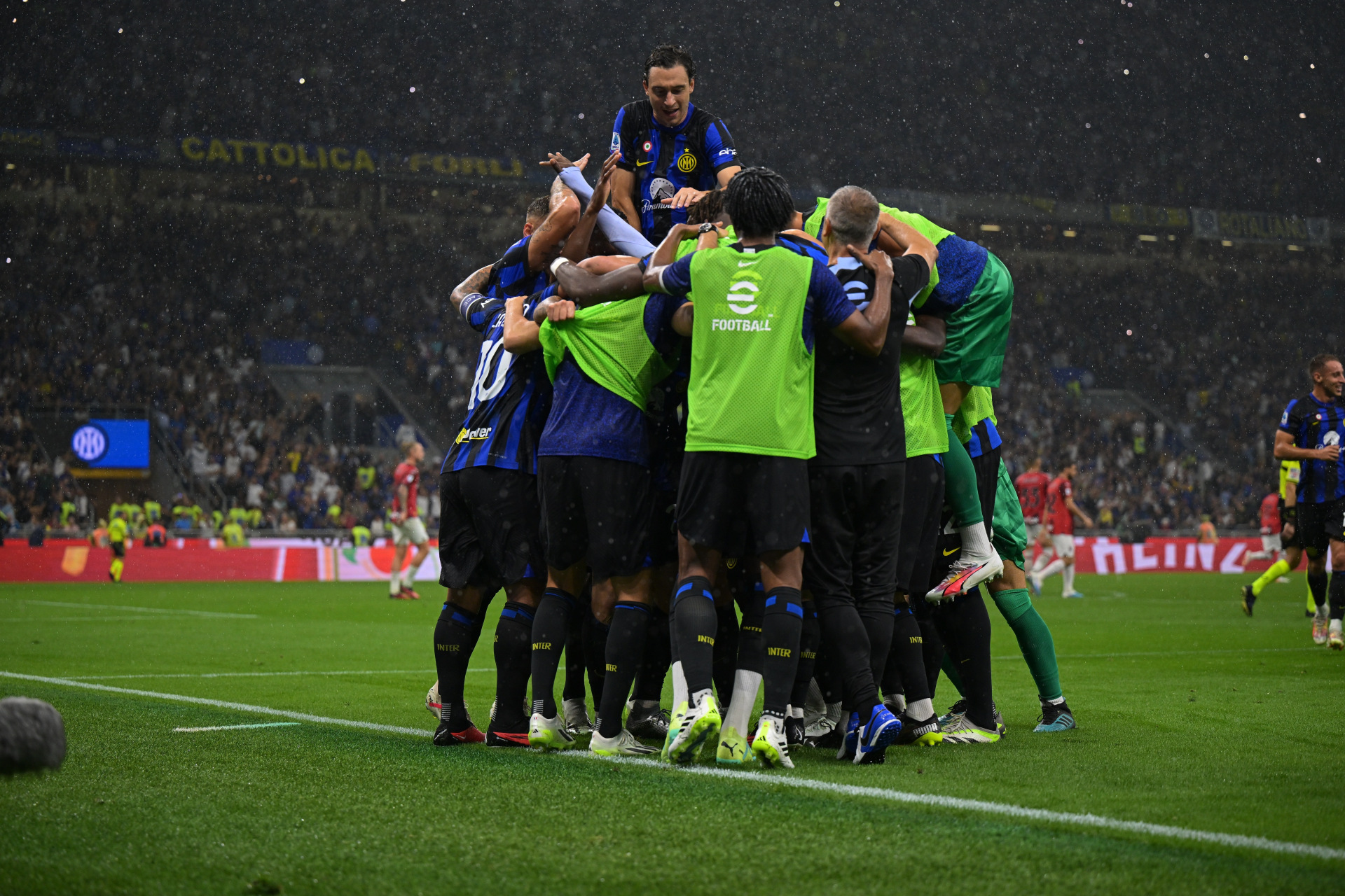 国际米兰主场大胜桑普多利亚,豪取三分 国际米兰主场大胜桑普多利亚,豪取三分