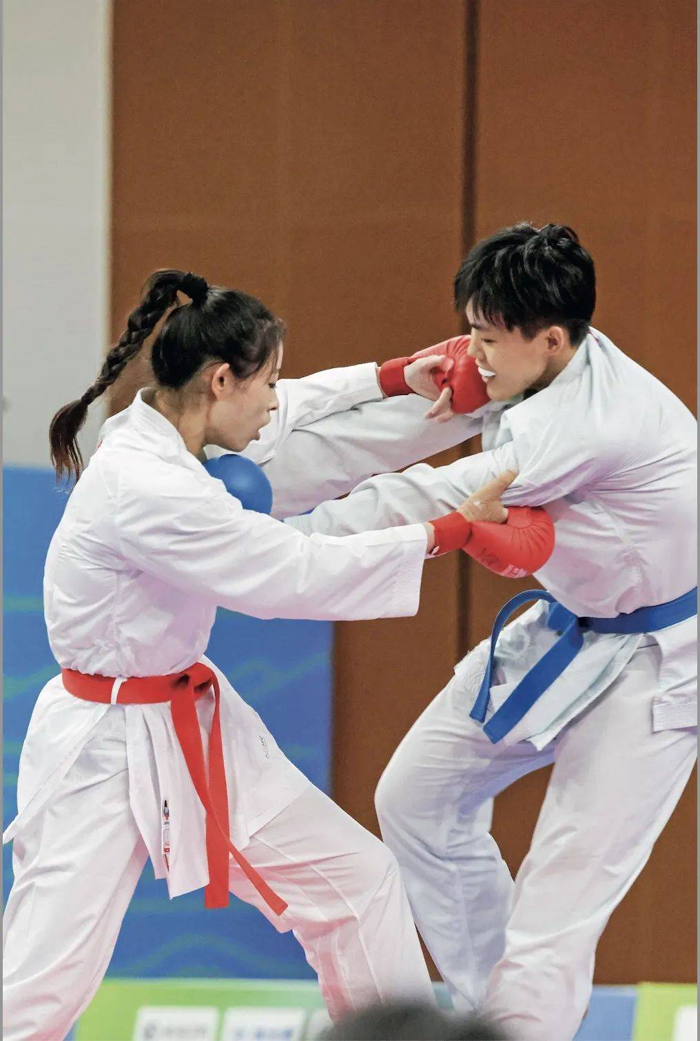 包含跆拳道女子决赛:技压群雄取得胜利的词条 包含跆拳道女子决赛:技压群雄取得胜利的词条