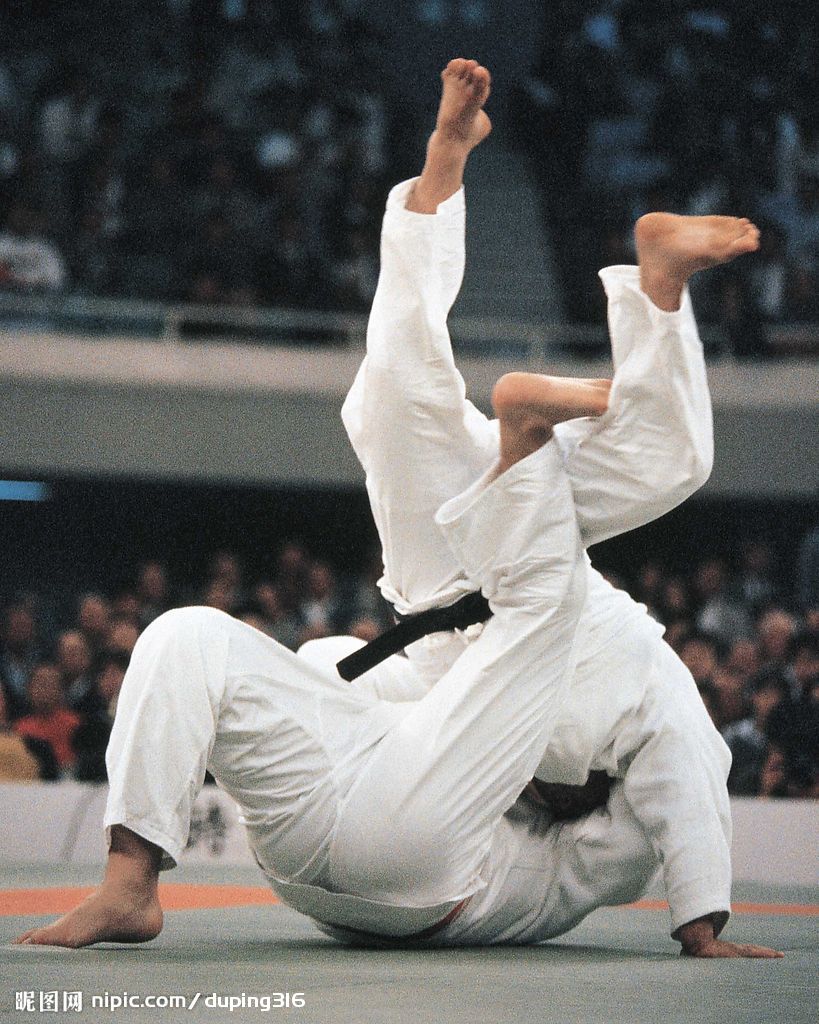 峨眉共和国选手在柔道比赛中获奖 峨眉共和国选手在柔道比赛中获奖