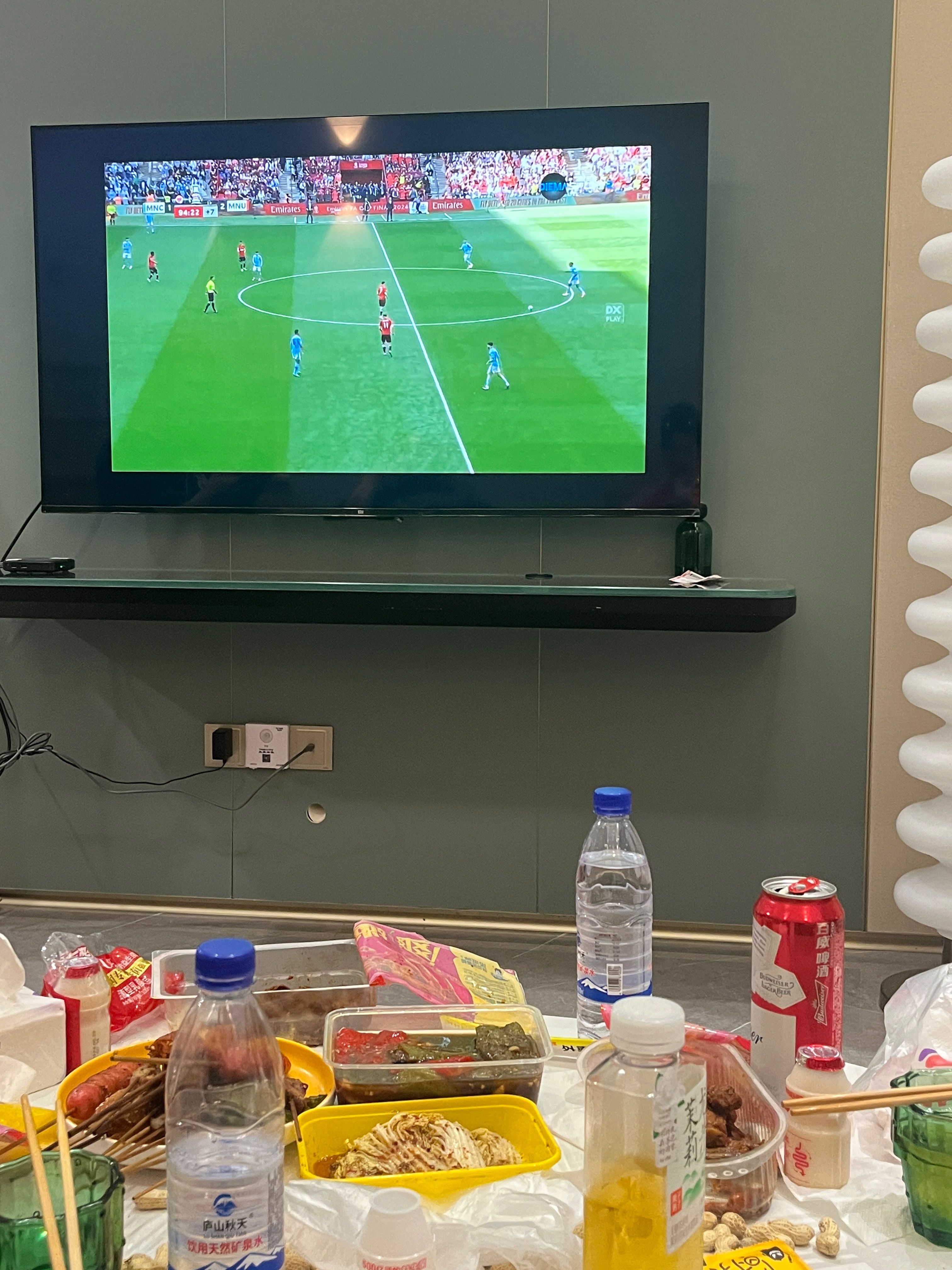 球赛竞技火爆,观众热情高涨 球赛竞技火爆,观众热情高涨