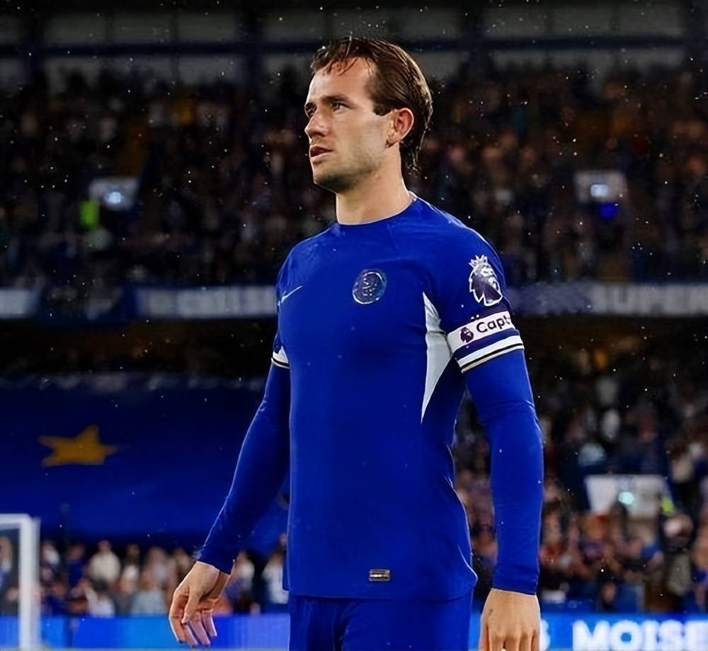 切尔西主教练传授年轻队员经验 切尔西主教练传授年轻队员经验