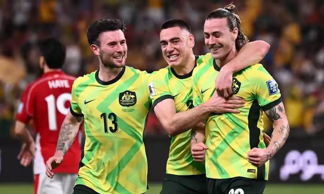 欧预赛冠军争夺白热化,胜负悬念扑朔迷离 欧预赛冠军争夺白热化,胜负悬念扑朔迷离