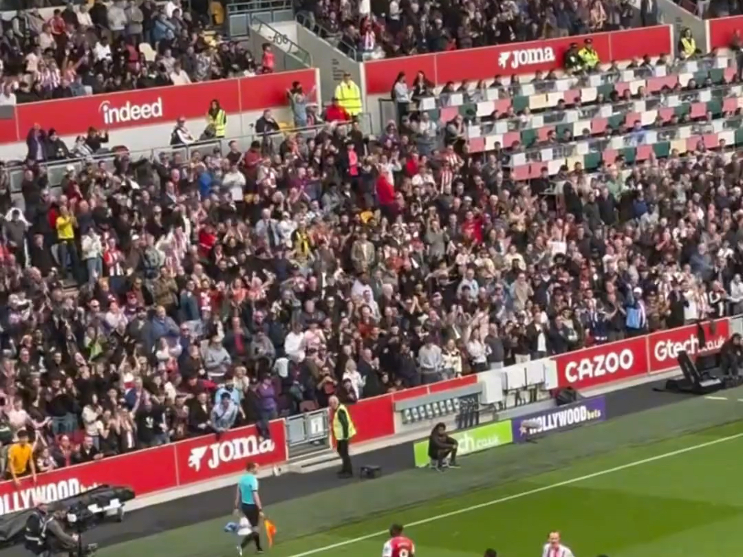 狂热球迷疯狂庆祝，意大利足球再兴盛