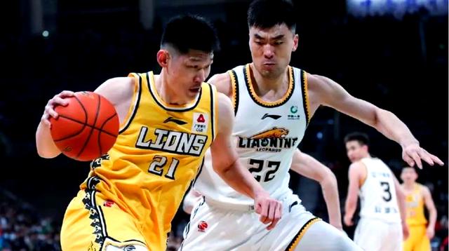 篮球男子半决赛：双方实力对决，谁能胜出