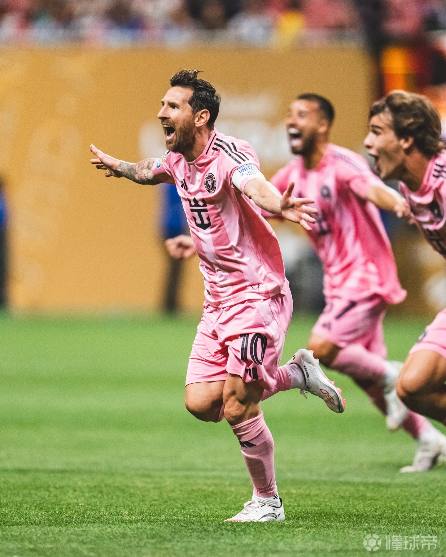 球队实力悬殊，大比分战胜对手取得胜利