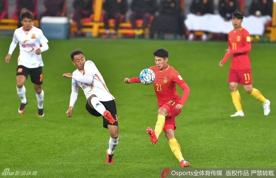 武汉卓尔队长冯潇霆领衔，带队斩获胜利