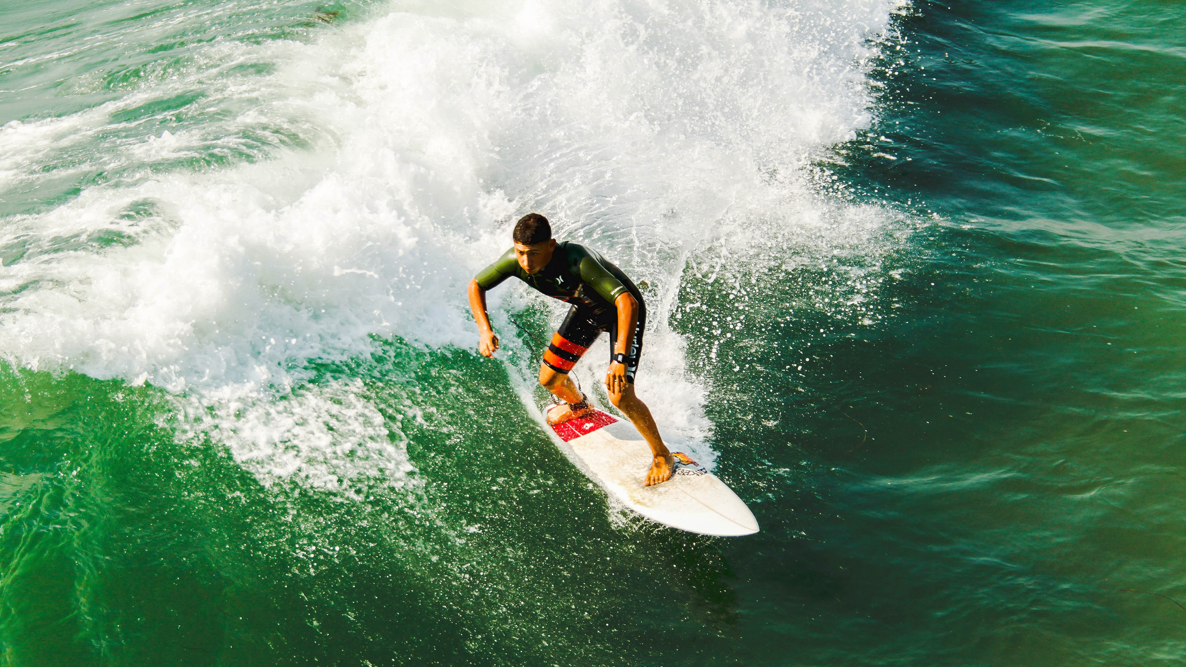 阿圭罗天外飞仙锁定胜局,里昂决战哥伦比亚演绎传奇